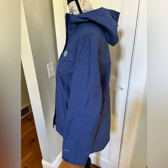 The North Face Venture 2 Rain Jacket in Sodalite Blue Heather. Women's Size: M. - Picture 6 of 15